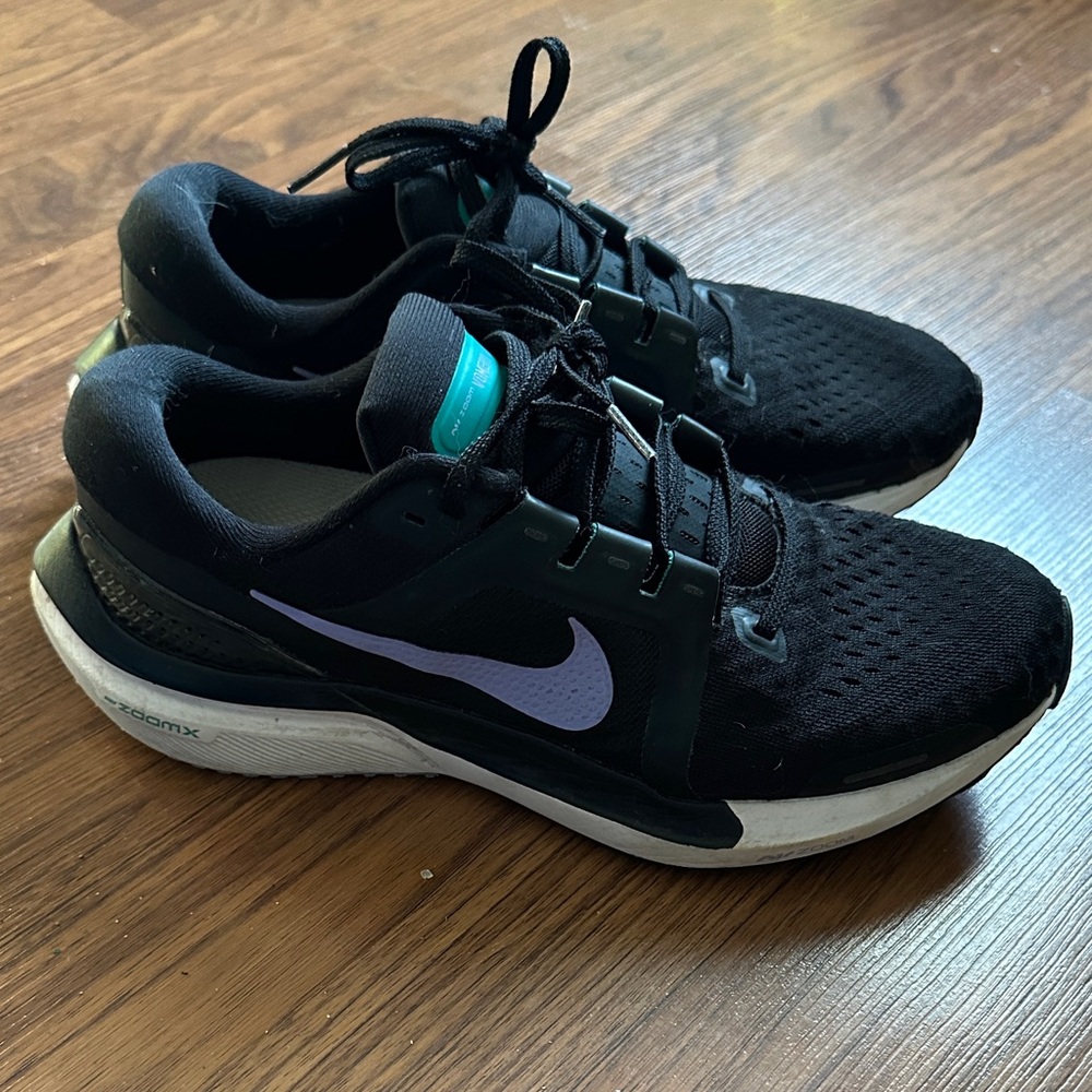 Nike women’s Black and Teal Sneakers